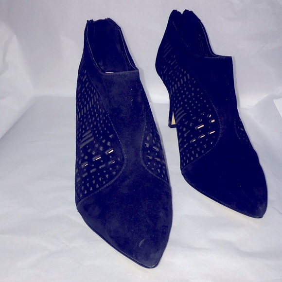 Bella Vita Black suede leather stiletto heel back zip pointed ankle boot 8 W - Picture 3 of 16